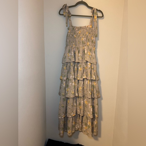 NWT Crescent Floral Tiered Dress in Beige and Yellow - Picture 5 of 7